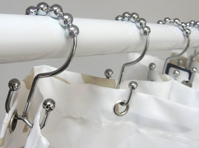 Ganci doppi per appendere le tende da doccia in bagno