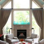 Decorazione di finestre di forma complessa con tende