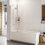 Bagno bianco con doccia