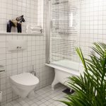 Arredamento del bagno in un appartamento moderno