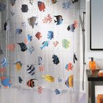 Pesci colorati su tenda in poliestere