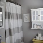 Suddivisione in zone del bagno con tenda