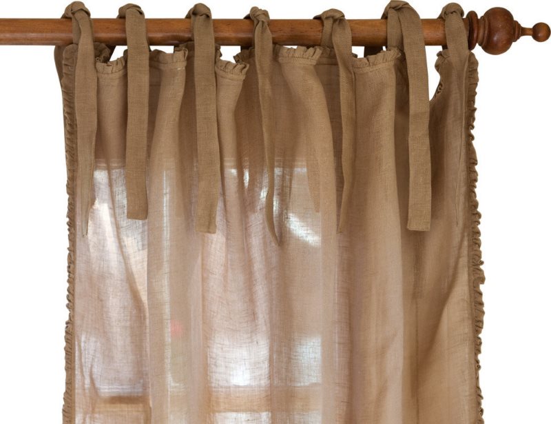 Tenda in chintz su cornice in legno