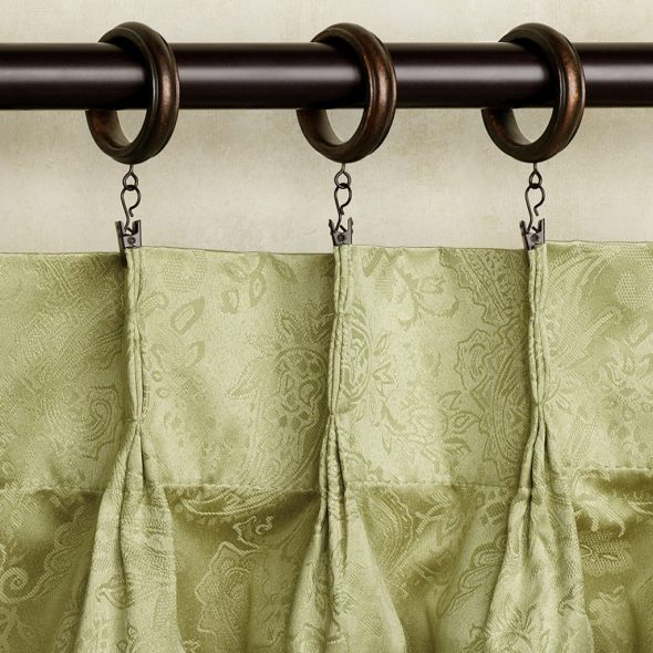Cornice con anelli