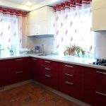 Tende corte con occhielli per due finestre della cucina