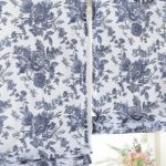 Tende corte con fiori blu su passanti in velcro