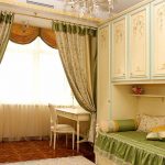 Lambrequin per una camera da letto in stile provenzale