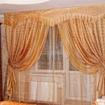 Lambrequins negli interni della camera da letto