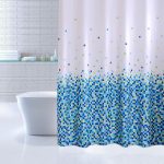 Tenda sintetica in bagno bianco