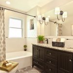 Mobili in stile classico nel bagno