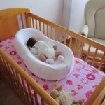 Il materasso a bozzolo può essere utilizzato nella culla del bambino e nella culla dei genitori