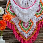 Mantella con cappuccio Granny Square