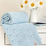 Coperta a forma di cuore blu