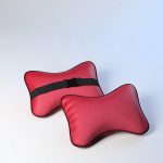 Cuscino a forma di osso in ecopelle rossa