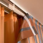 Tende a righe con velcro e ganci