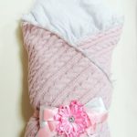 Coperta rosa lavorata a maglia per autunno-primavera
