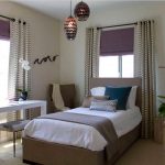 Tende arricciate in camera da letto con occhielli