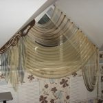 Tende luminose eleganti per finestre triangolari