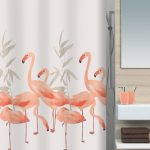 Fenicotteri rosa su una tenda da doccia
