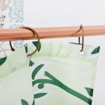 Tenda da doccia con anelli in bagno