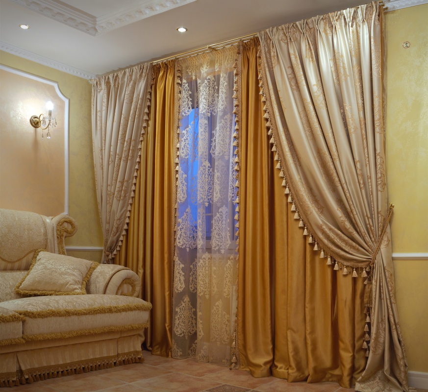Decorare le tende classiche con le frange