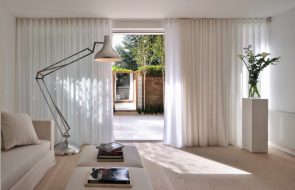 design av gardiner for minimalistisk stue