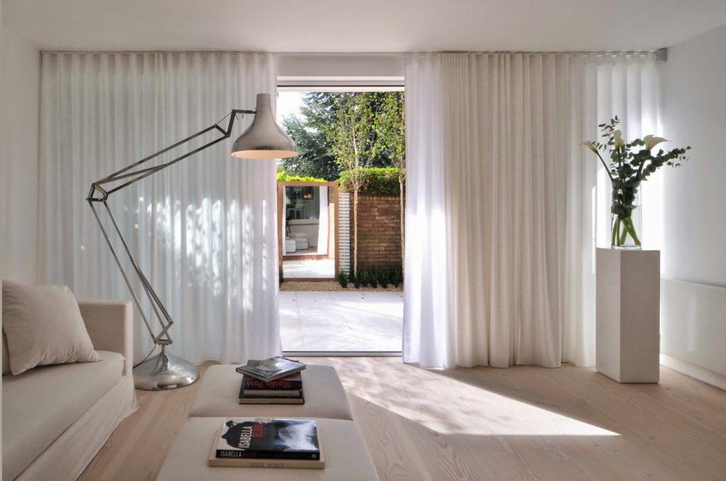 design di tende per il soggiorno minimalismo