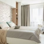 tende nella foto della lunghezza della camera da letto