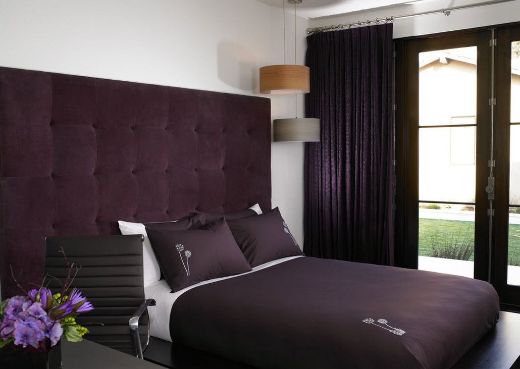 camera da letto nera e viola