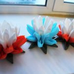 idee per realizzare fiori di loto con tovaglioli