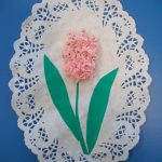 disegno di fiori su tovagliolo
