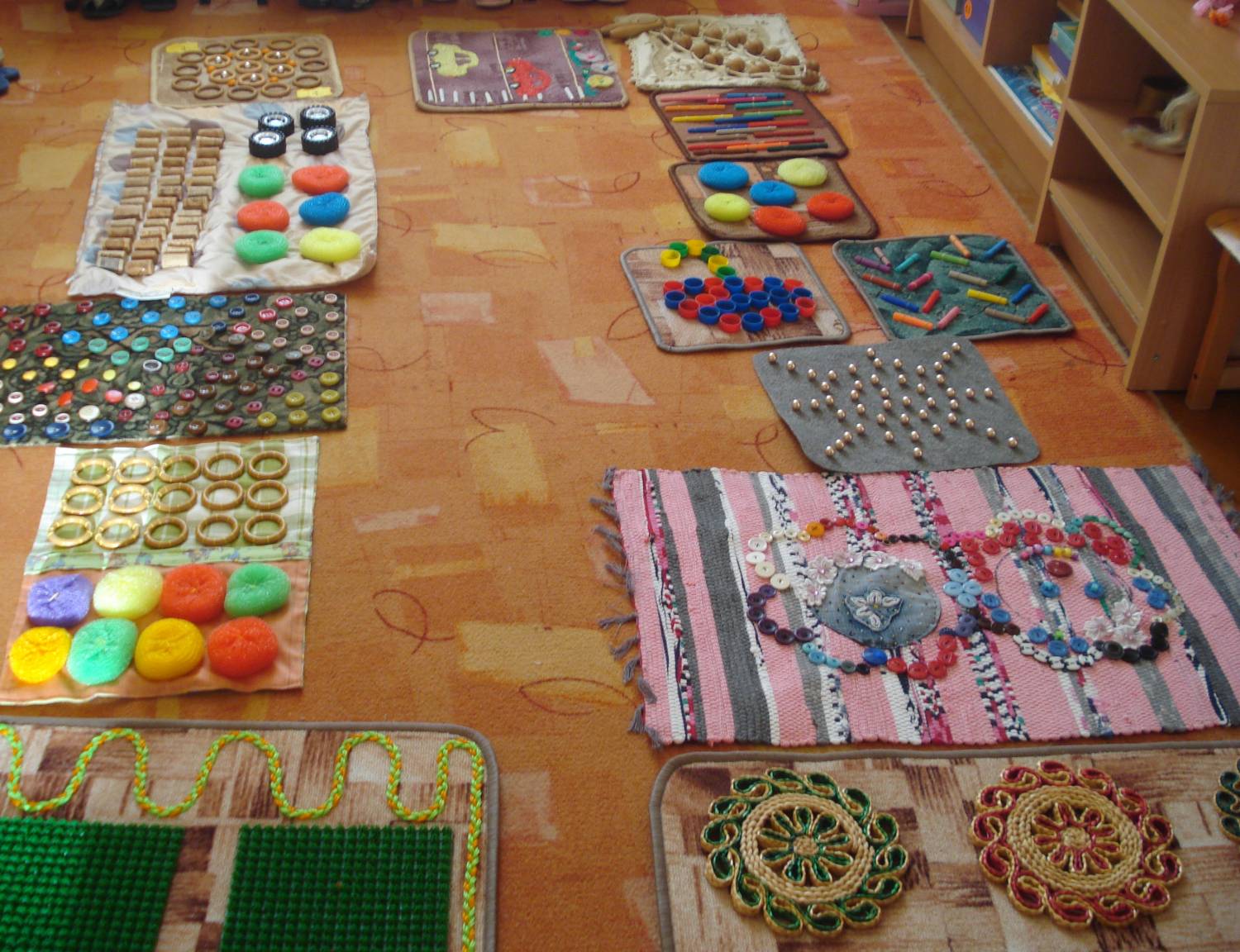 idee di design per tappetini da massaggio per bambini