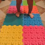 idee di design per tappetini da massaggio per i piedi dei bambini