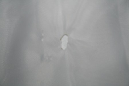 Buco nella tenda