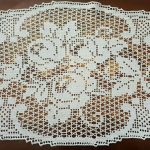 decorazione fotografica con tovagliolo a filetto all'uncinetto