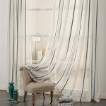 Tenda bianca con striscia grigia