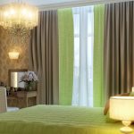 Tende verdi nel design della camera da letto