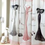 Tenda alla moda per il bagno delle donne