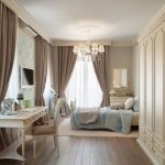 tende su una cornice del soffitto
