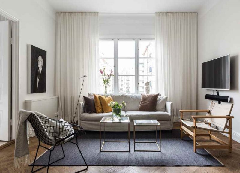Decorazione delle finestre con tende in stile scandinavo