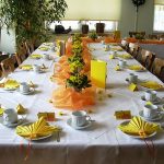 come piegare i tovaglioli per un'apparecchiatura da tavola originale