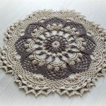 come realizzare all'uncinetto una decorazione per tovaglioli