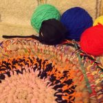 Idee fai da te per realizzare tappeti con collant di nylon
