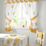 Decorazione rustica per finestre da cucina