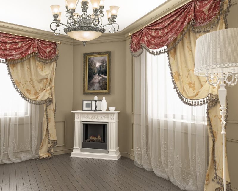 Lambrequin con nappe all'interno della sala