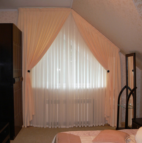 Design classico con tulle e tende