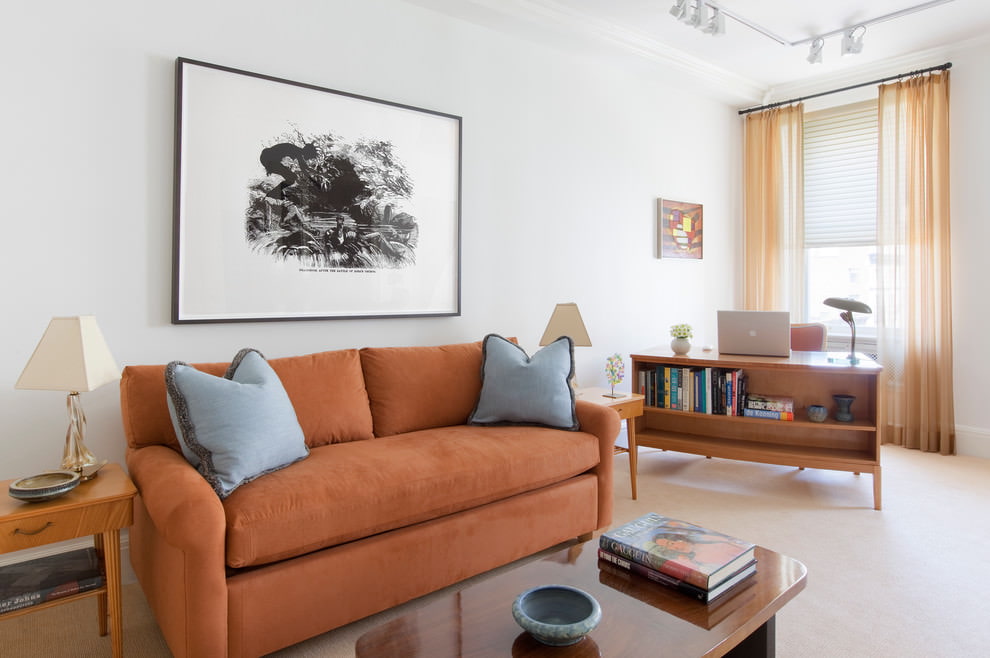 Interno del soggiorno con tulle arancione