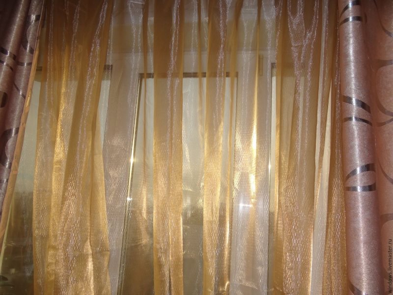 Superficie lucida della tenda di organza