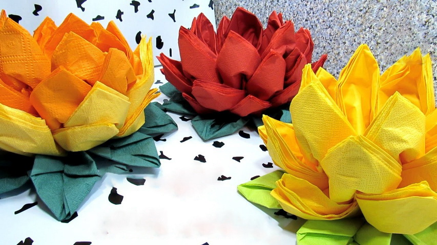 fiori di loto da tovaglioli per servire