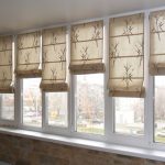 Tende romane con bambù per finestra balcone